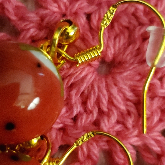 Handmade glass bead, ceramic strawberry charm bracelet w/ matching earrings. - Picture 5 of 8
